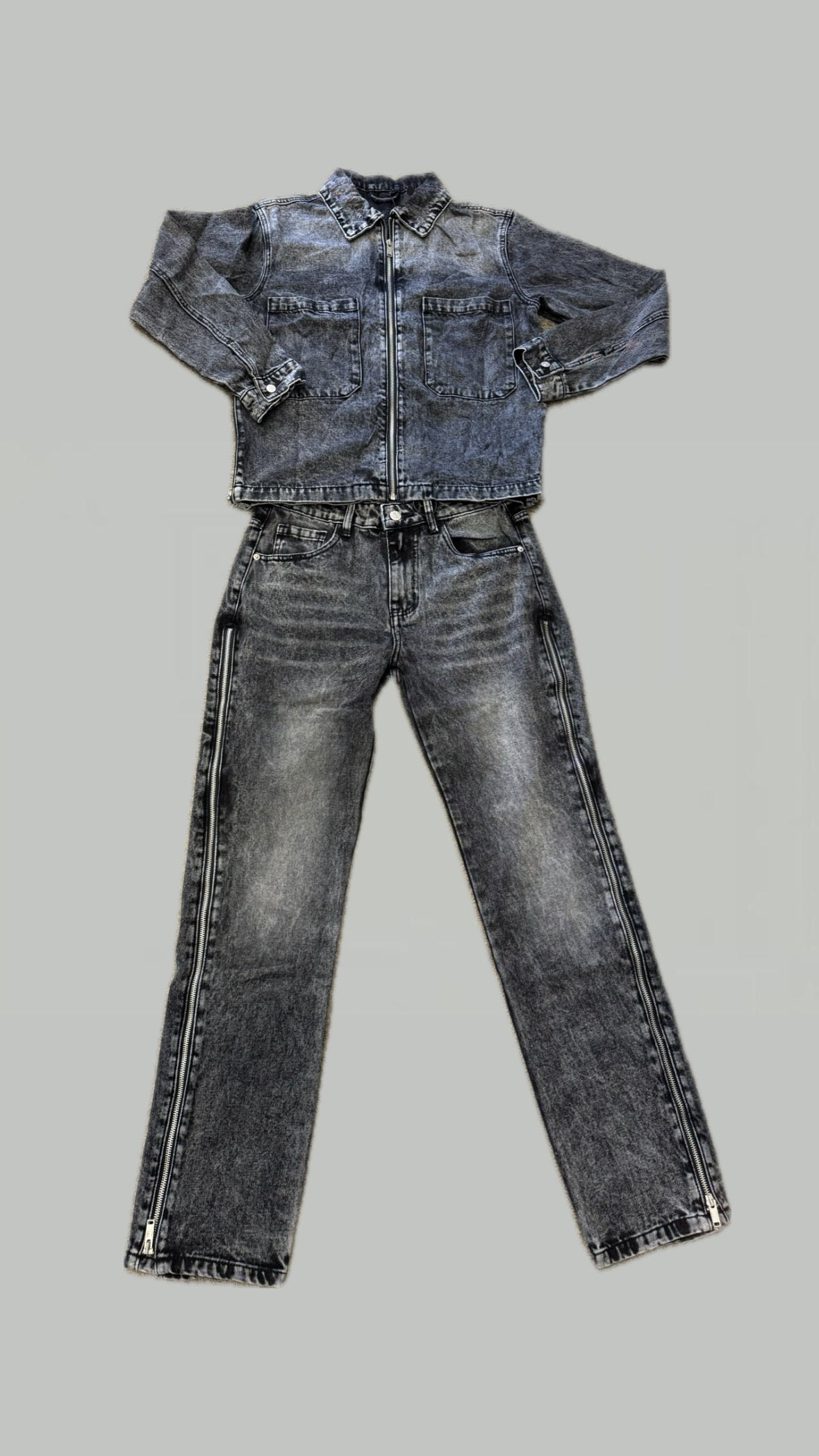 COORDINATO DI JEANS GRIGEO